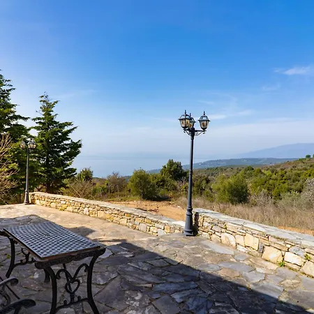 Vasiliki's House Holiday home *