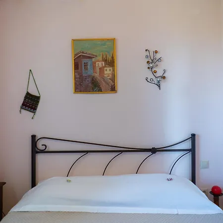 Vasiliki's House Holiday home *