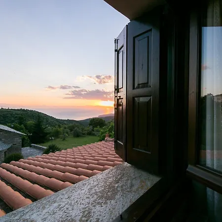 Holiday home Vasiliki's House *